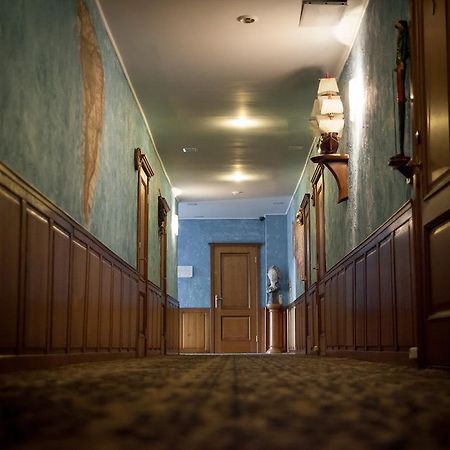 Hotel General Ekibastuz Екстер'єр фото