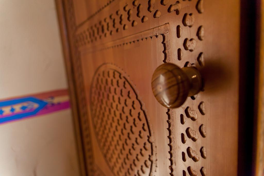 Hotel General Ekibastuz Екстер'єр фото