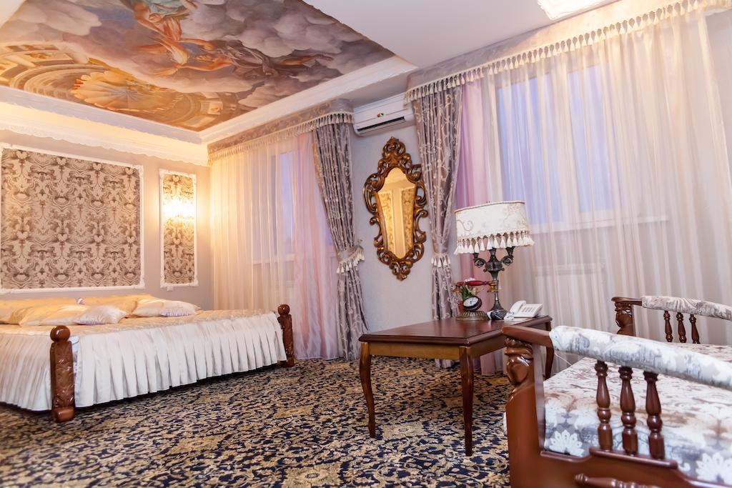 Hotel General Ekibastuz Екстер'єр фото